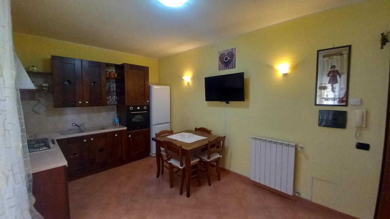 Domus Claudio Apartment Fiumicino Bagian luar foto