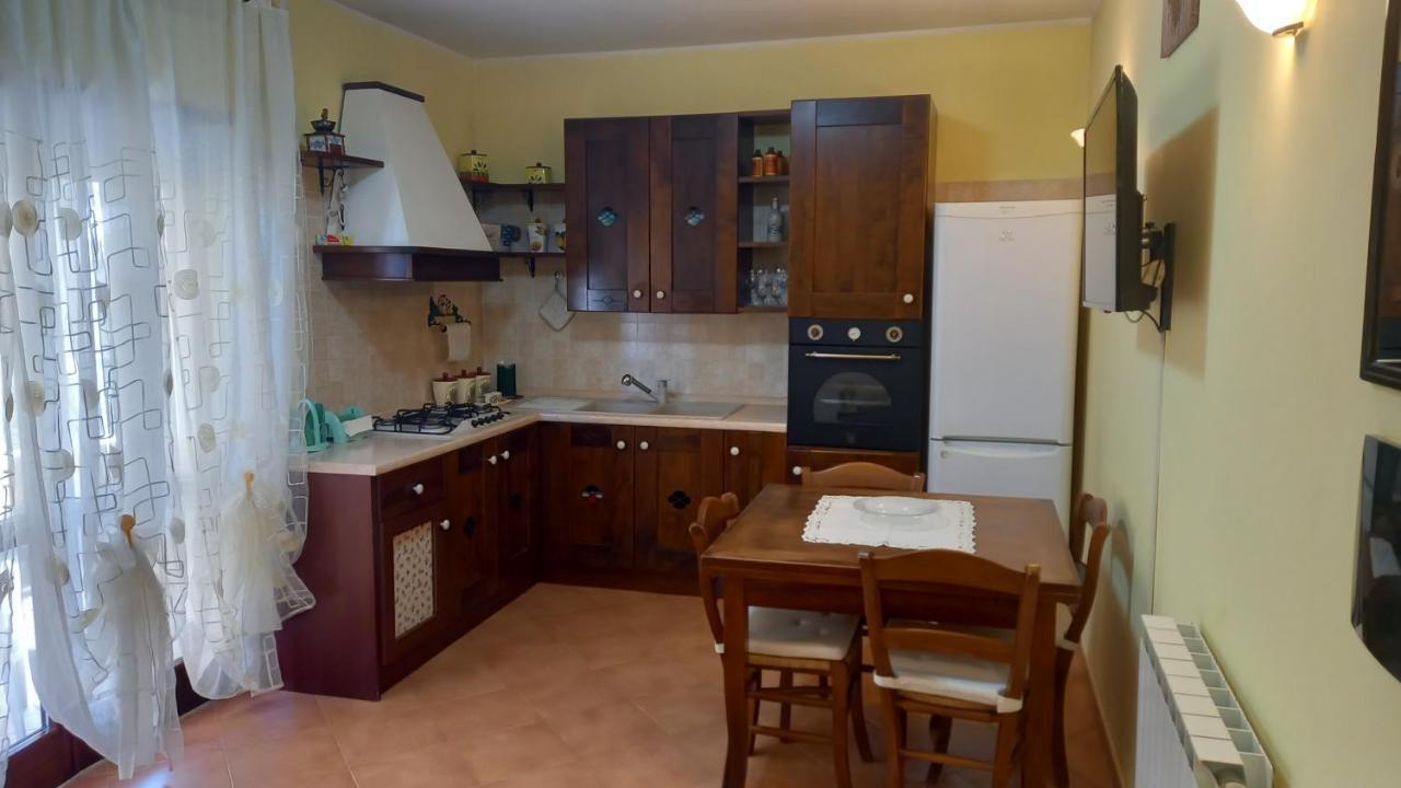 Domus Claudio Apartment Fiumicino Bagian luar foto