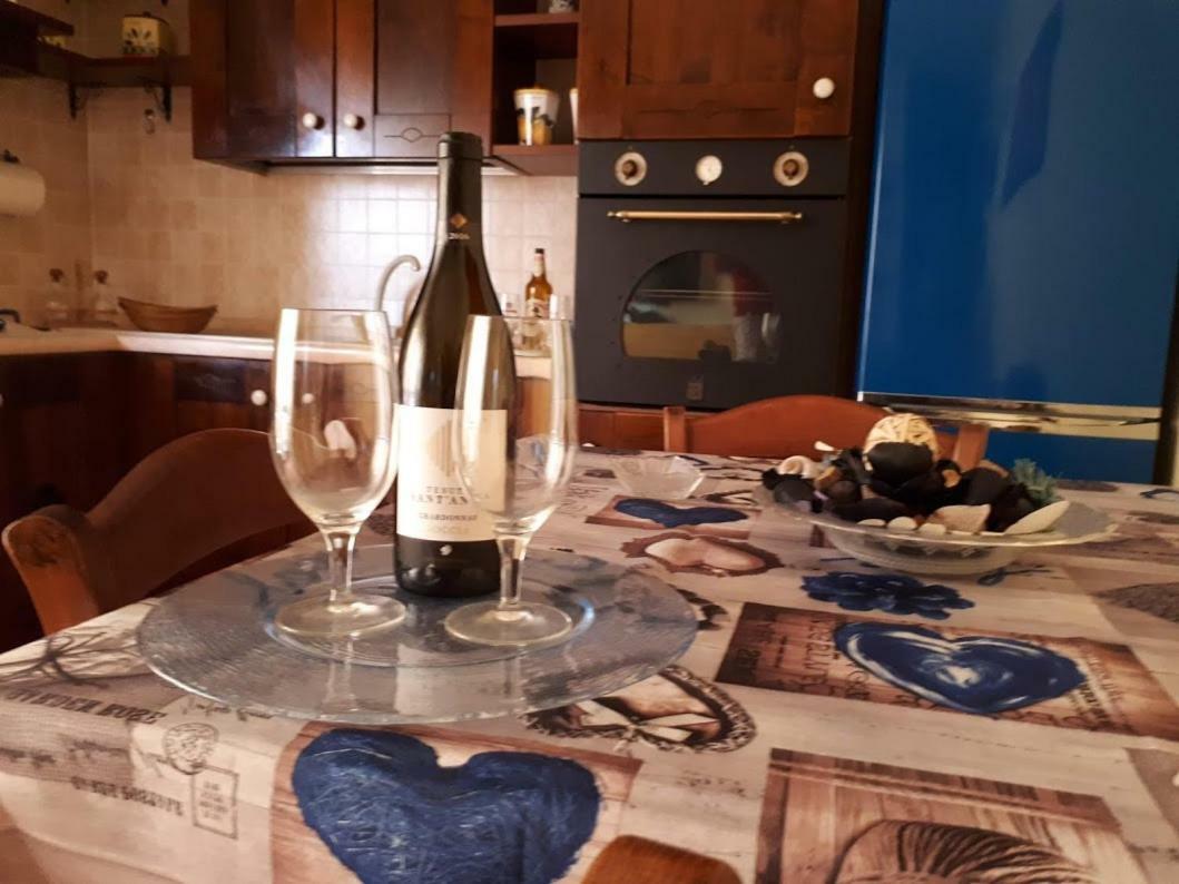 Domus Claudio Apartment Fiumicino Bagian luar foto