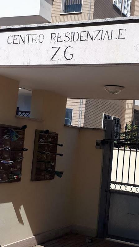 Domus Claudio Apartment Fiumicino Bagian luar foto