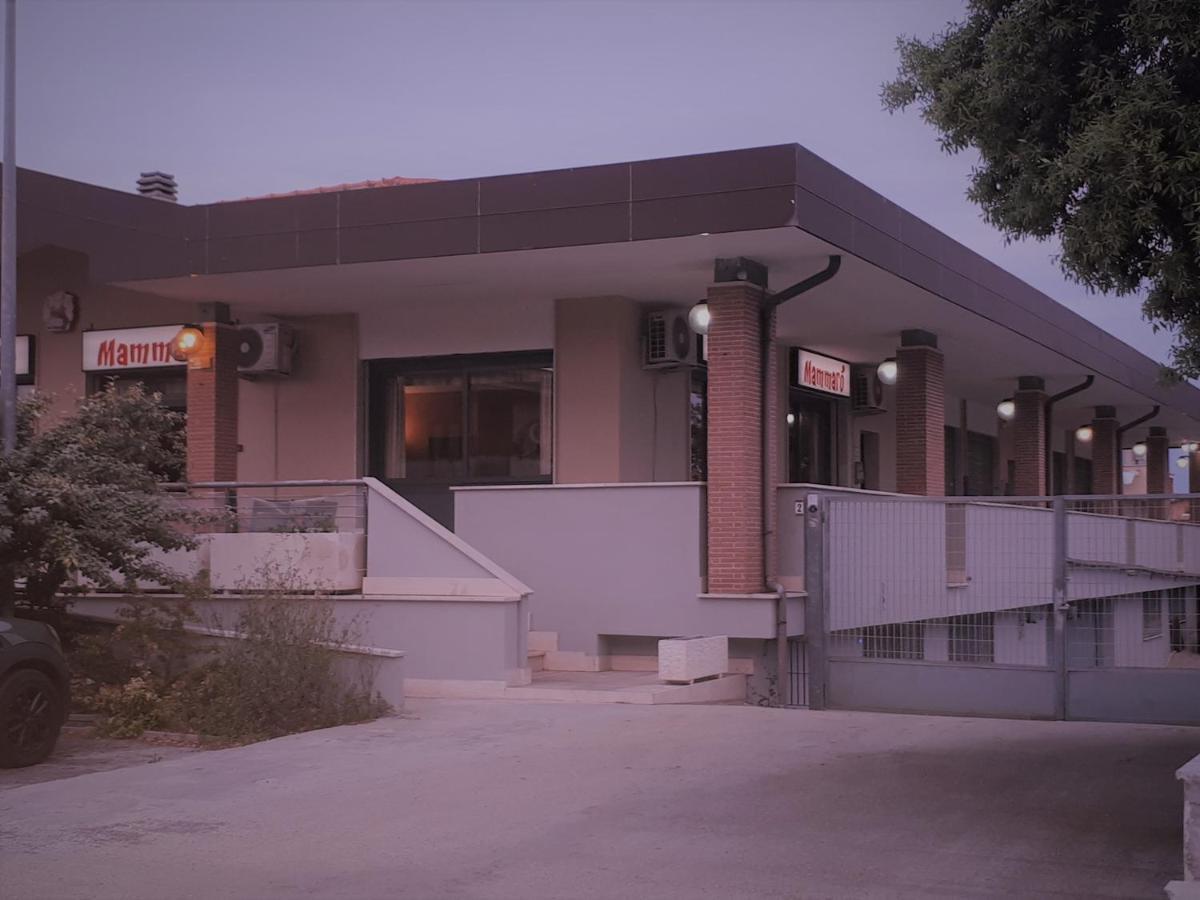 Domus Claudio Apartment Fiumicino Bagian luar foto